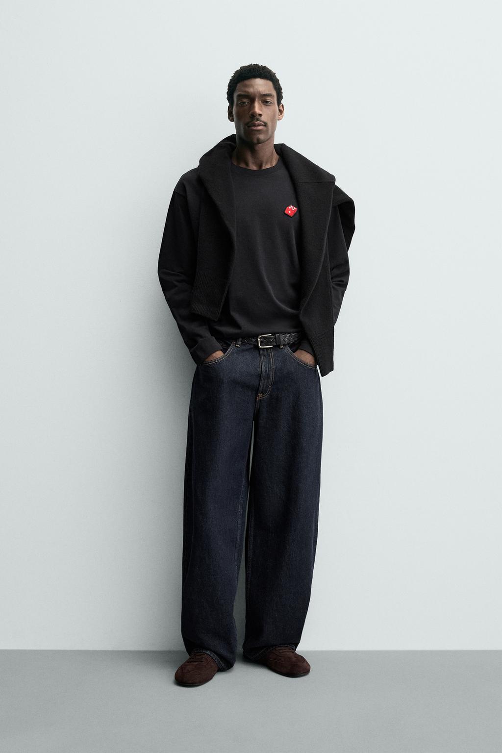 ФУТБОЛКА С НАШИВКОЙ В ВИДЕ ИГРАЛЬНОЙ КОСТИ И СЕРДЕЦ