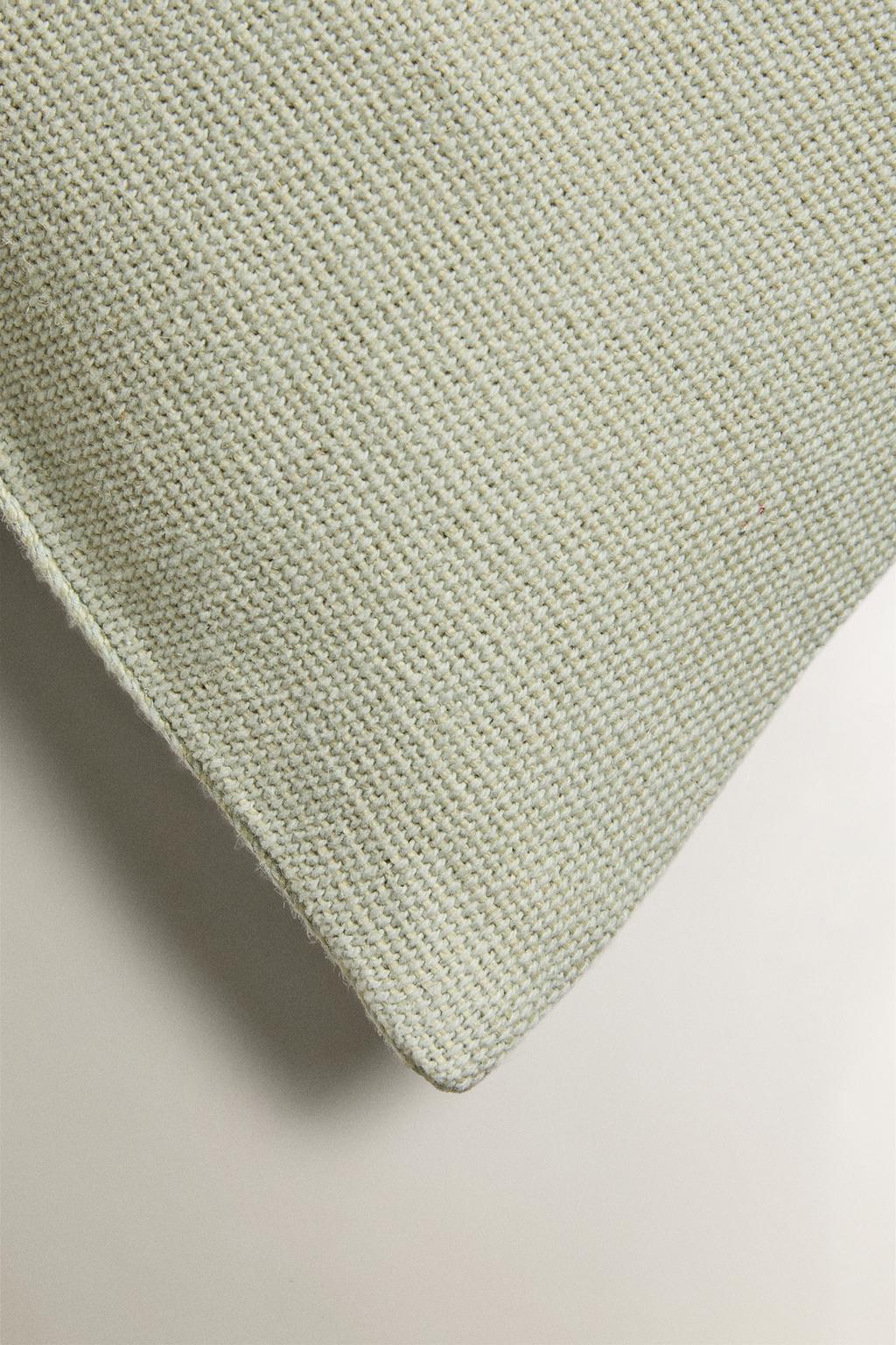 Чехол для подушки в палитре рыбьей кости