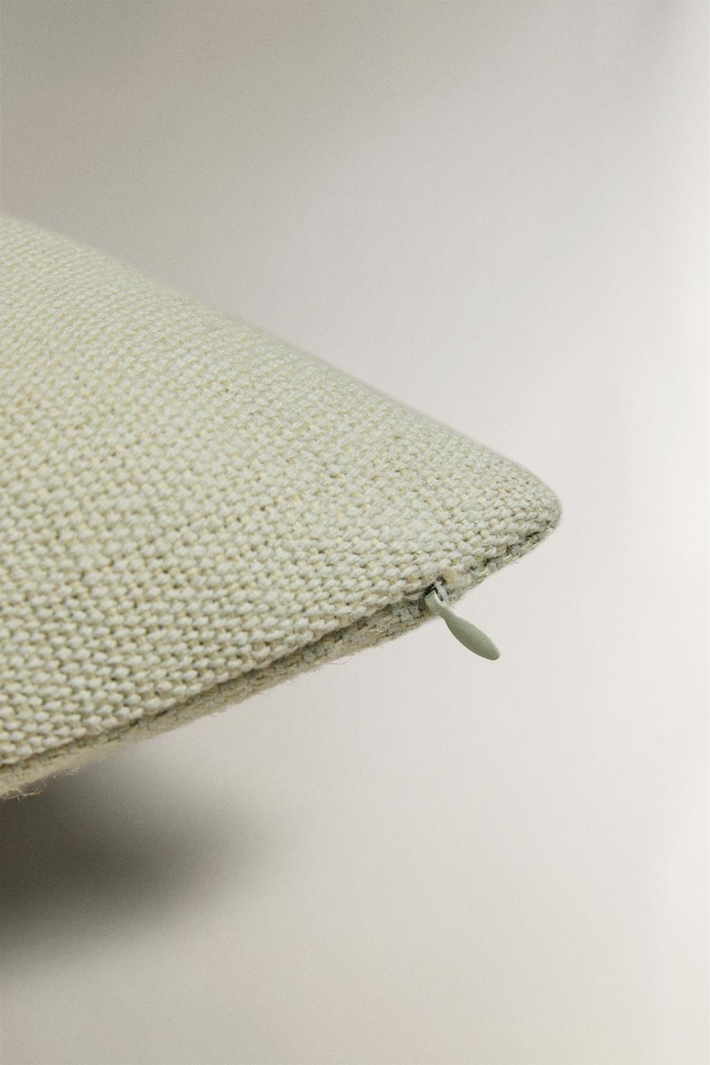 Чехол для подушки в палитре рыбьей кости