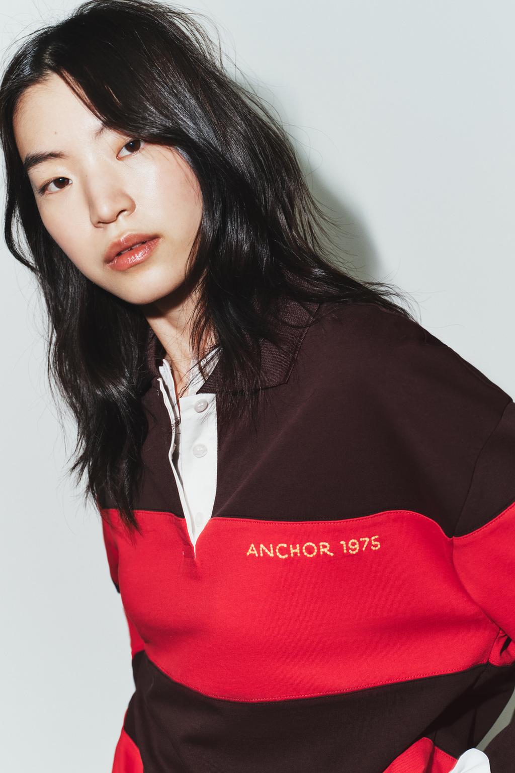 ПОЛО В ПОЛОСКУ С НАШИВКАМИ