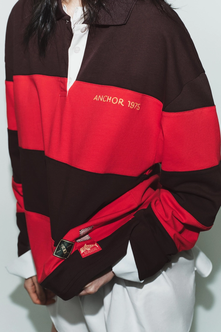 ПОЛО В ПОЛОСКУ С НАШИВКАМИ