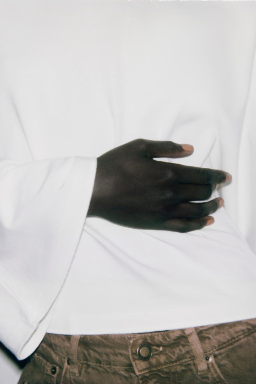 ФУТБОЛКА С РУКАВАМИ-КЕЙП