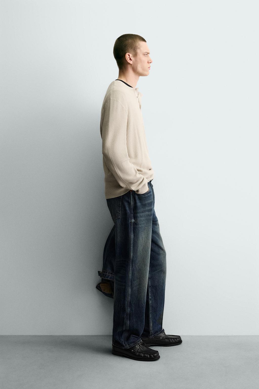 СВИТЕР С РЕЛЬЕФНОЙ ТКАНЬЮ И ОТЛОЖНЫМ ВОРОТНИКОМ