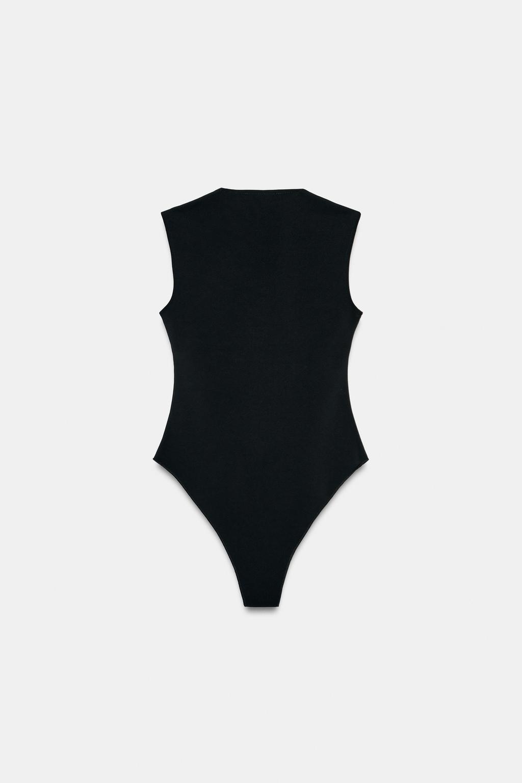 ЭЛАСТИЧНОЕ БОДИ С ВЫРЕЗОМ СЕРДЕЧКОМ