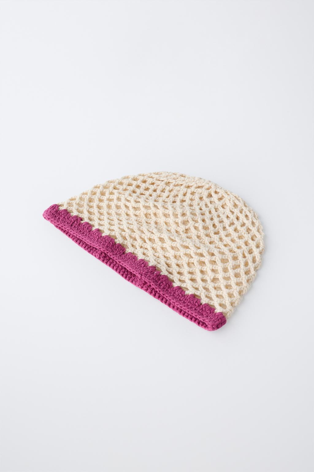 ШАПКА ИЗ ТРИКОТАЖА С КОНТРАСТНЫМ КРАЕМ