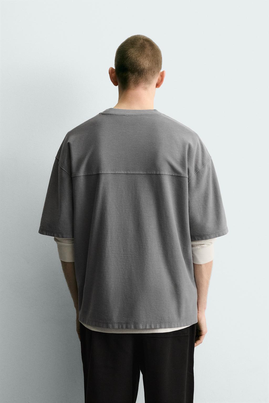 БАЗОВАЯ ФУТБОЛКА ИЗ РЕЛЬЕФНОЙ ТКАНИ