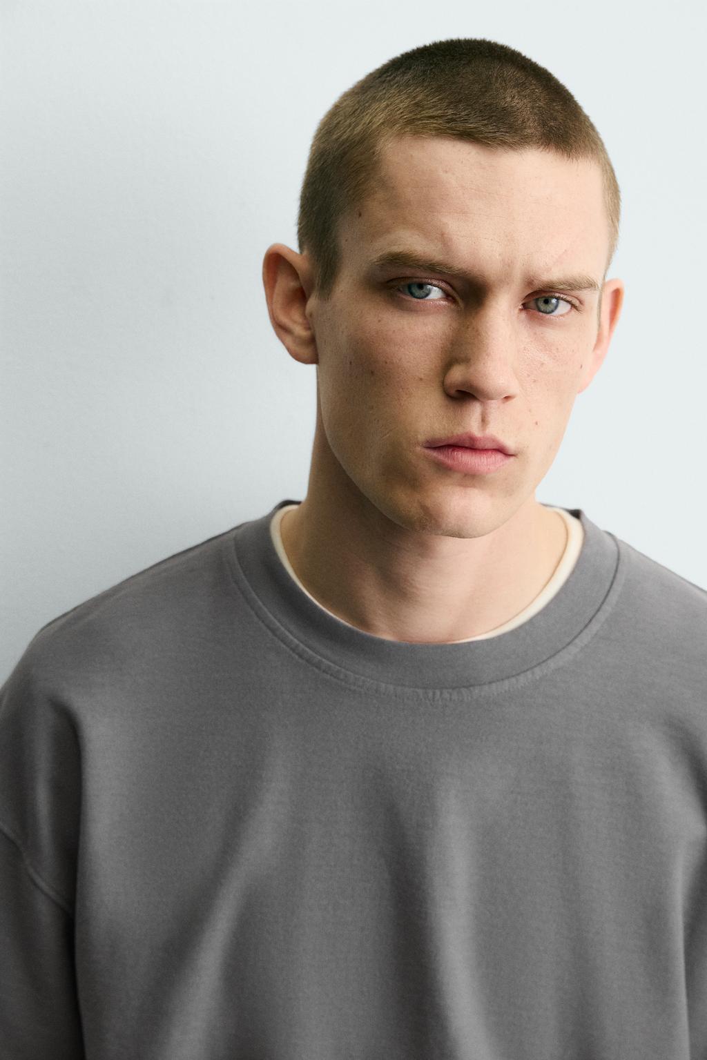 БАЗОВАЯ ФУТБОЛКА ИЗ РЕЛЬЕФНОЙ ТКАНИ