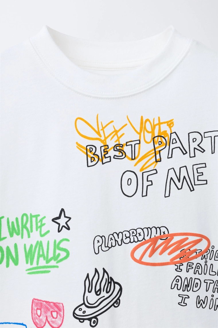 Футболка с круглым вырезом и короткими рукавами