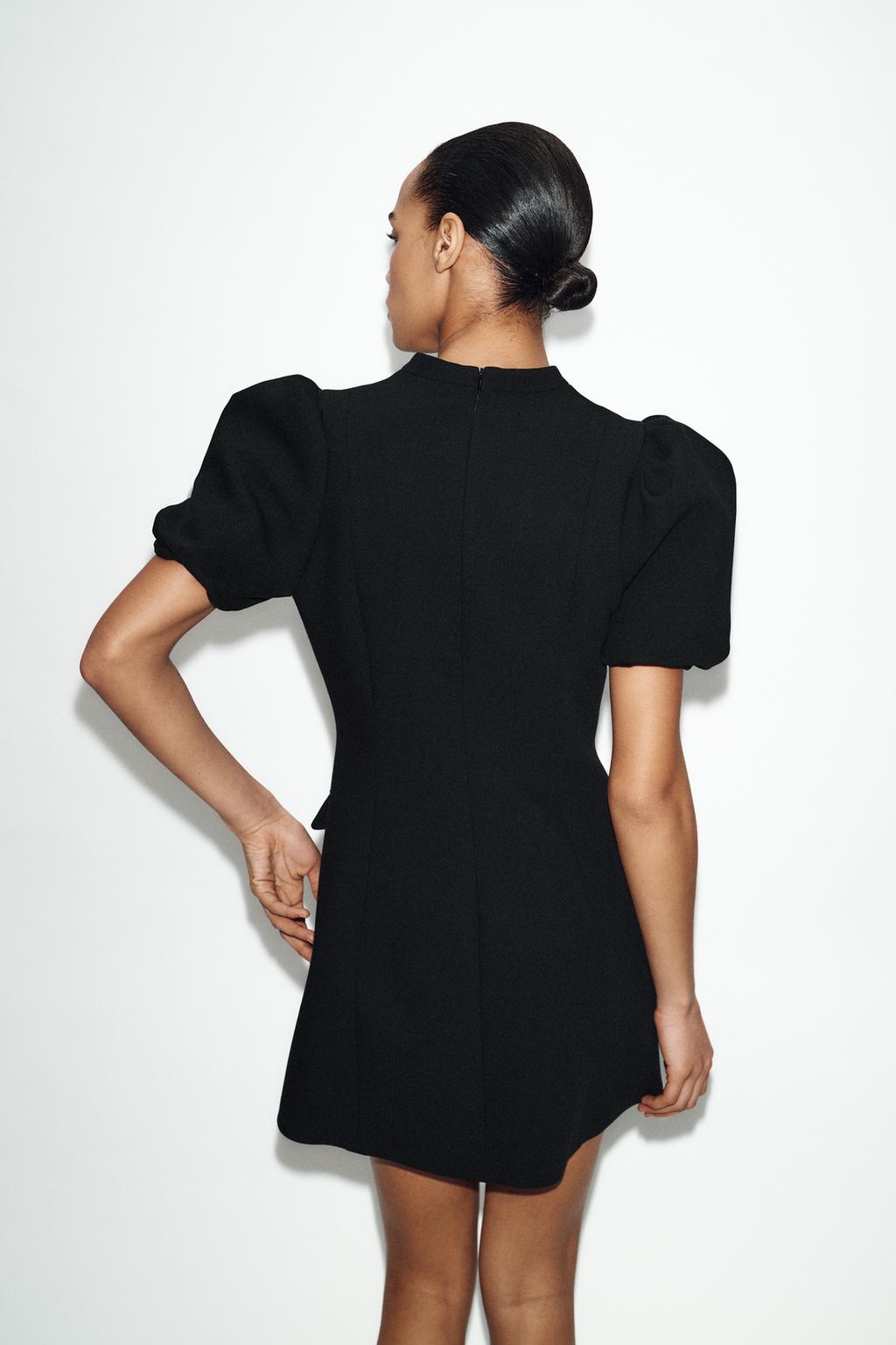 КОРОТКОЕ ПЛАТЬЕ С ОБЪЕМНЫМИ РУКАВАМИ