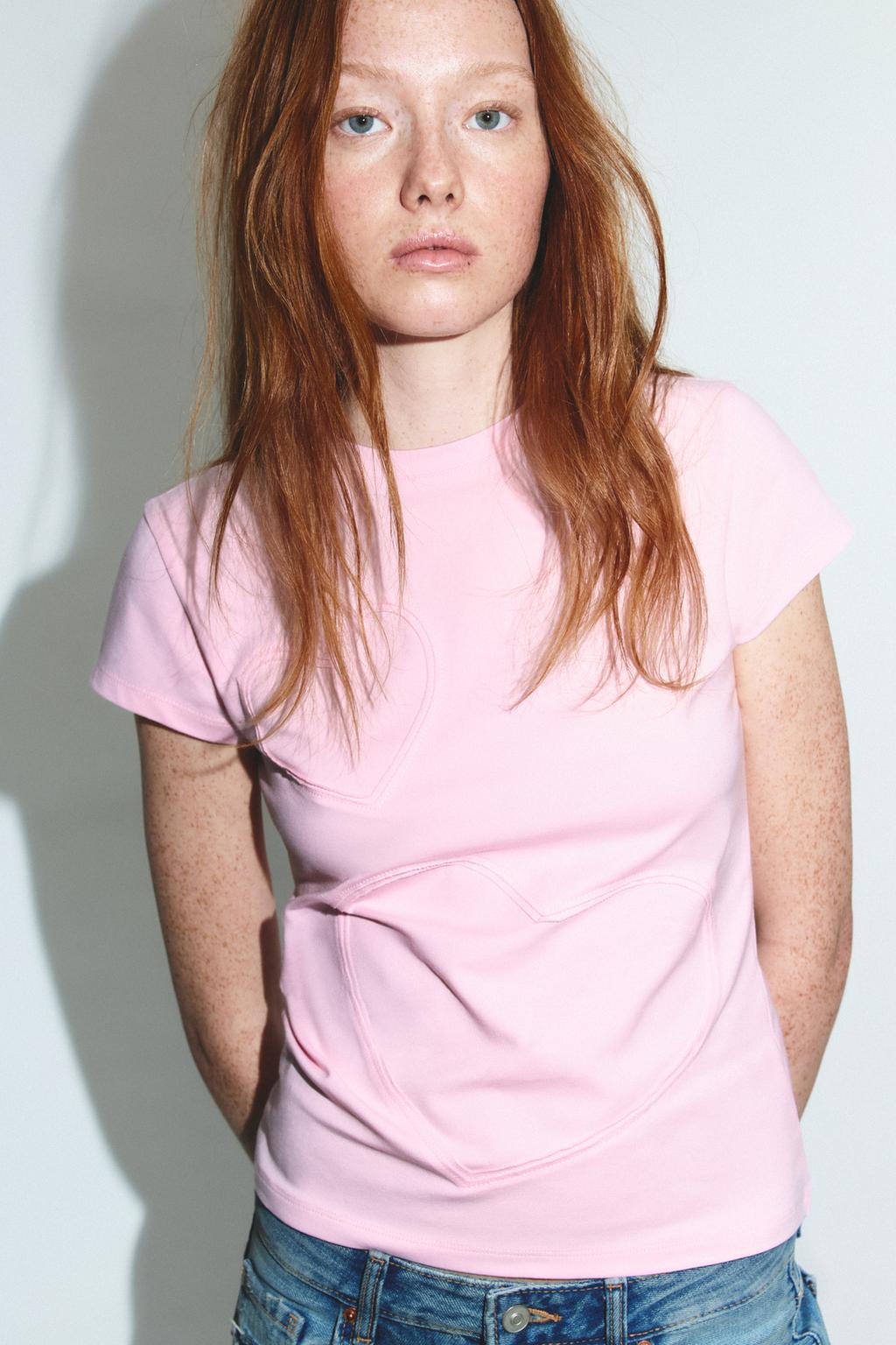 ФУТБОЛКА С РЕЛЬЕФНЫМИ СЕРДЕЧКАМИ