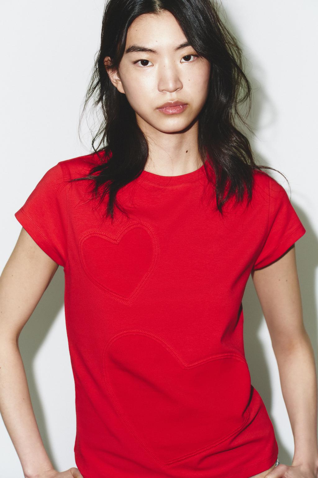 ФУТБОЛКА С КОРОТКИМИ РУКАВАМИ И СЕРДЕЧКАМИ