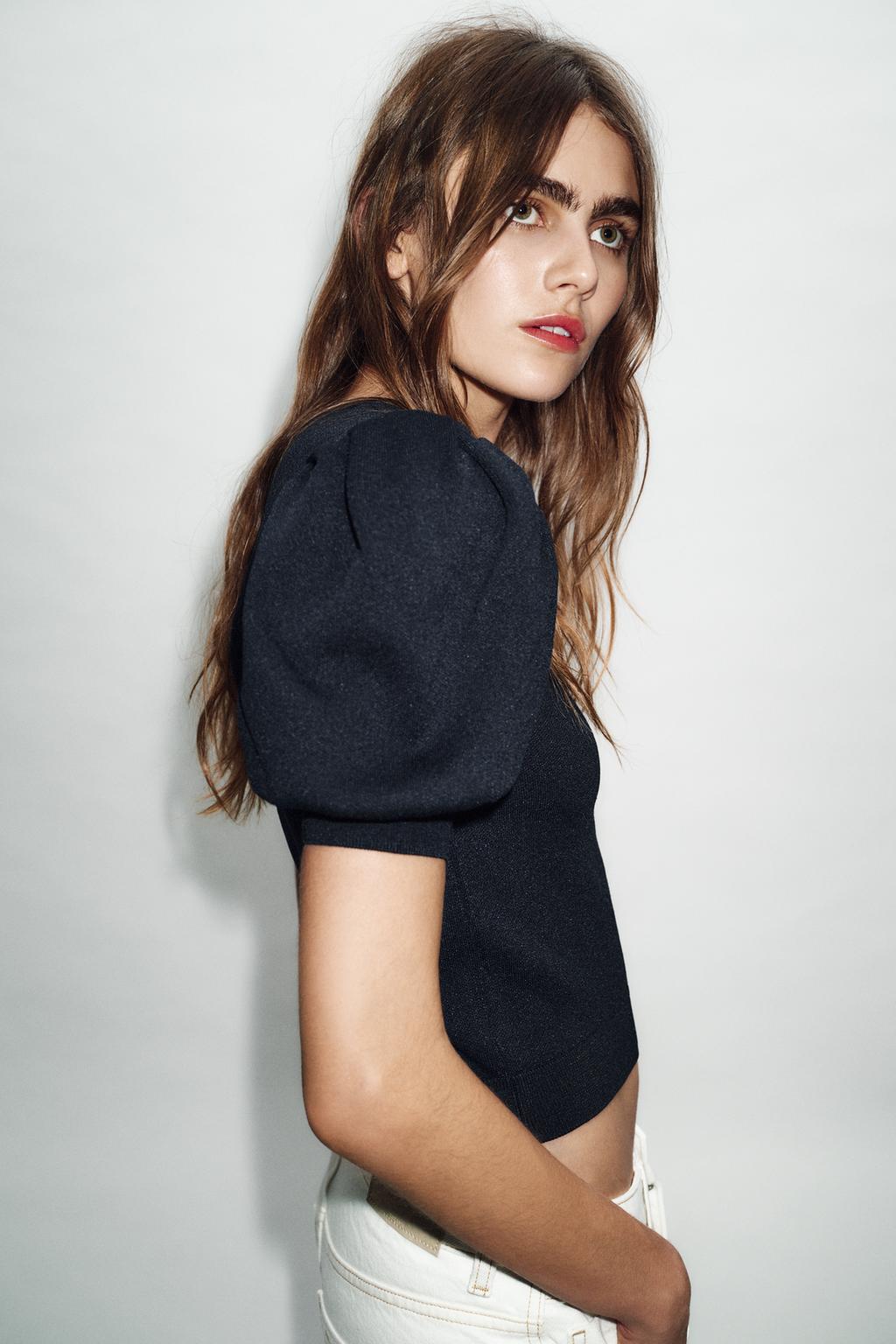 СВИТЕР С ВЫРЕЗОМ «СЕРДЦЕ»