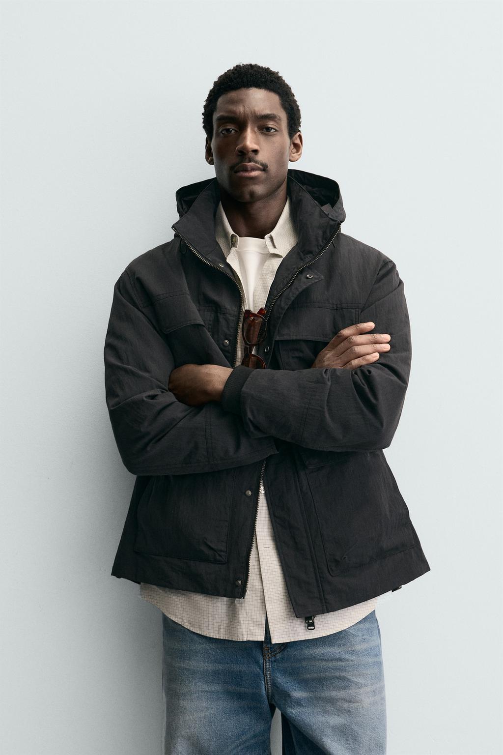 ПАРКА ИЗ ВЫСОКОТЕХНОЛОГИЧНОЙ ТКАНИ С КАРМАНАМИ