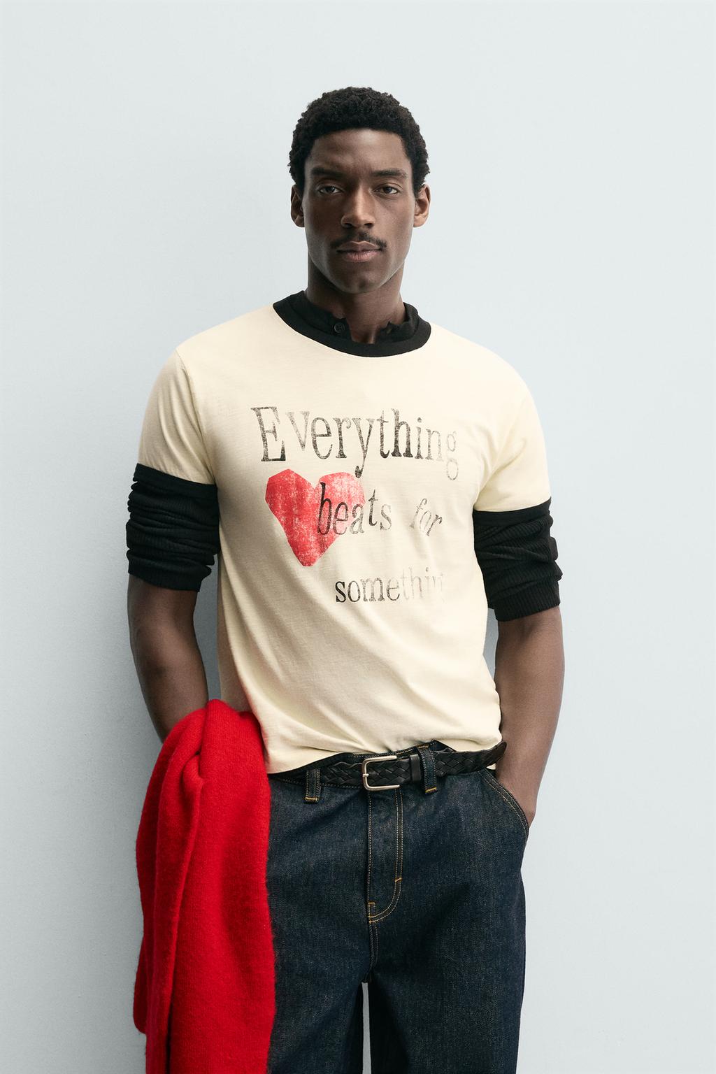 ФУТБОЛКА В РУБЧИК С КОНТРАСТНЫМ СЕРДЦЕМ