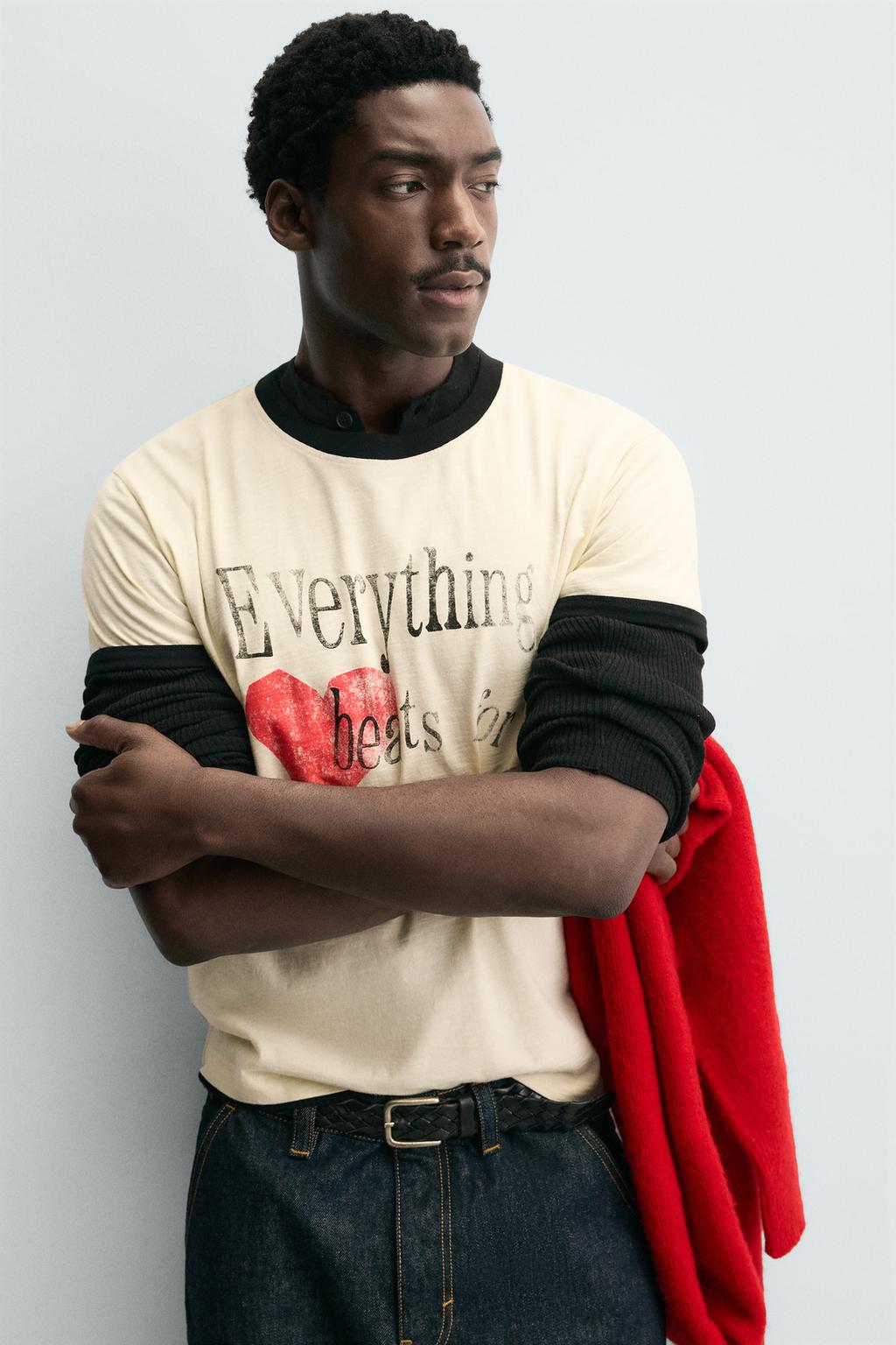 ФУТБОЛКА В РУБЧИК С КОНТРАСТНЫМ СЕРДЦЕМ