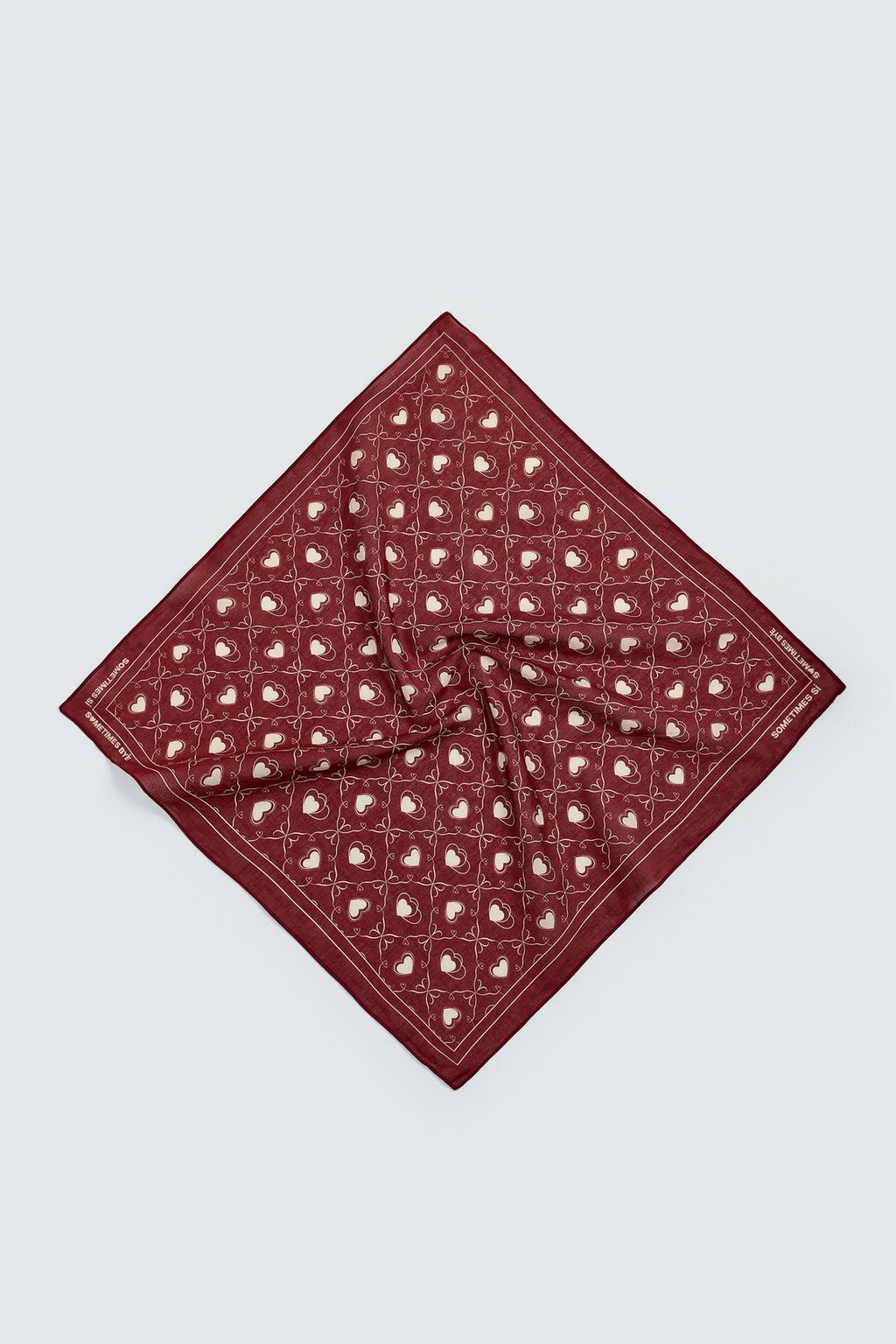 БАНДАНА С ПРИНТОМ СЕРДЕЧЕК