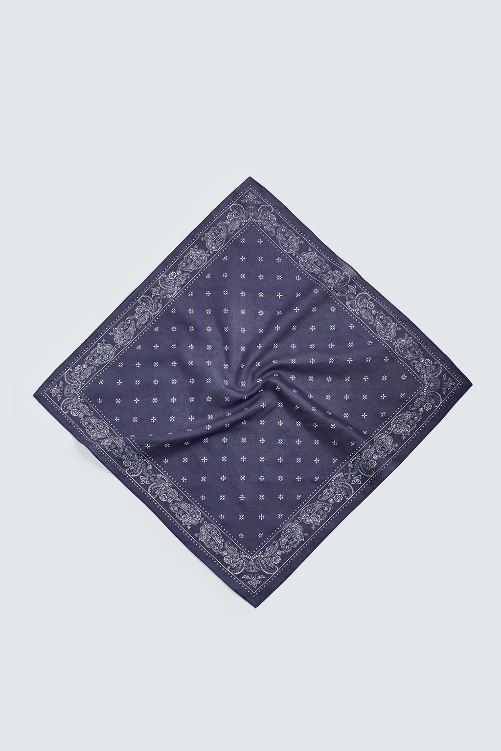 БАНДАНА С ПРИНТОМ ПЕЙСЛИ