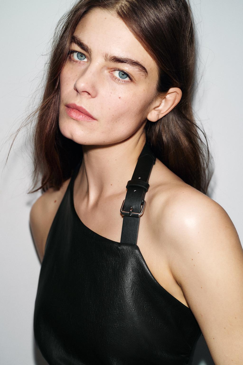 ТОП С ГОРЛОВИНОЙ ХАЛТЕР И ПРЯЖКОЙ