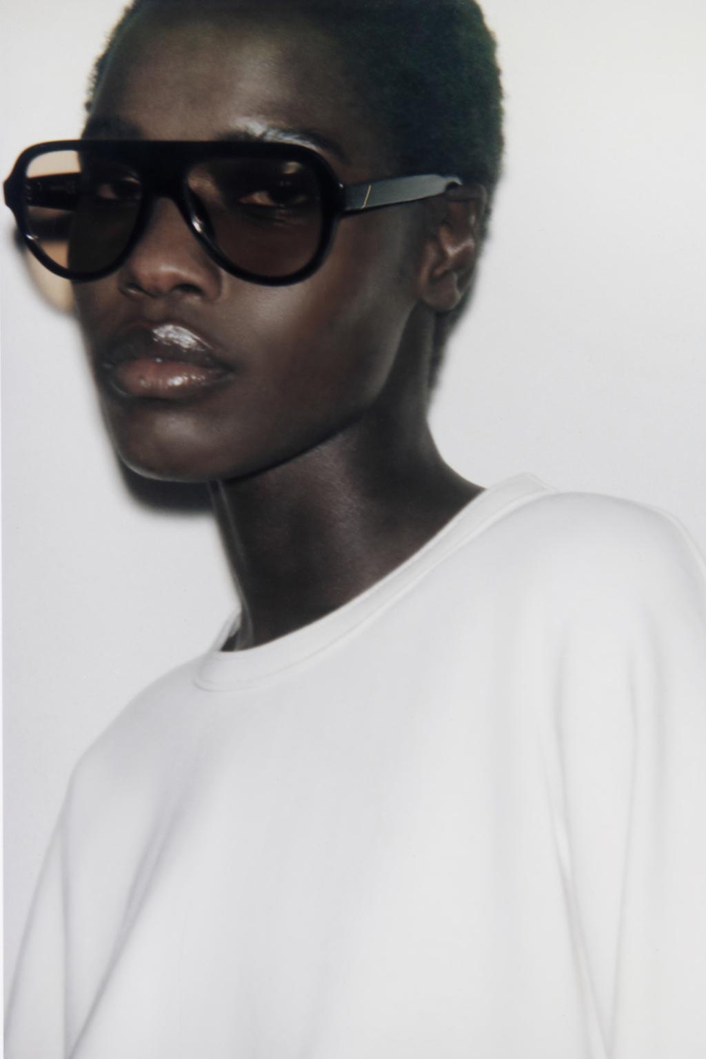 ФУТБОЛКА С РУКАВАМИ-КРЫЛЫШКАМИ