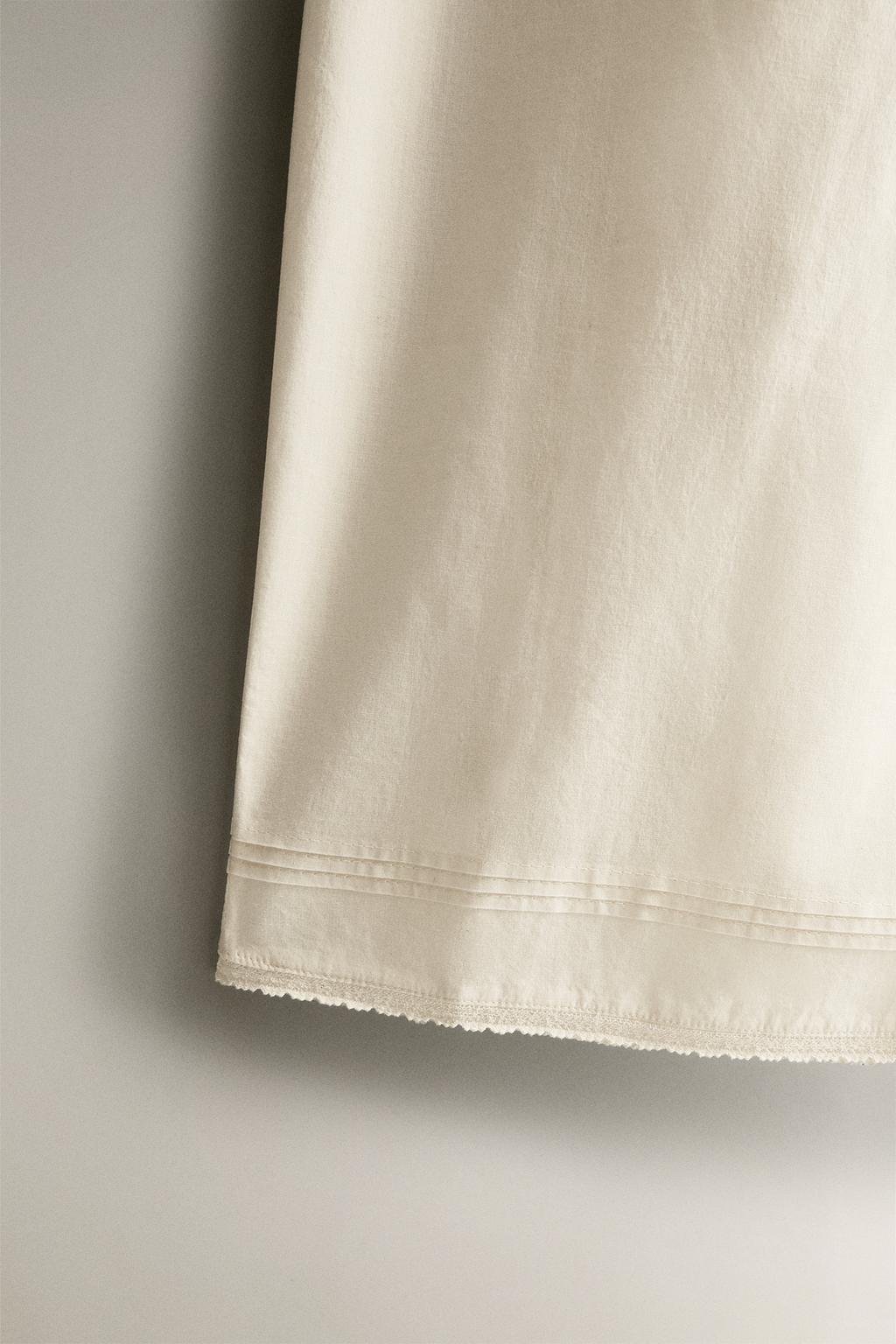 Брюки с кружевными вставками