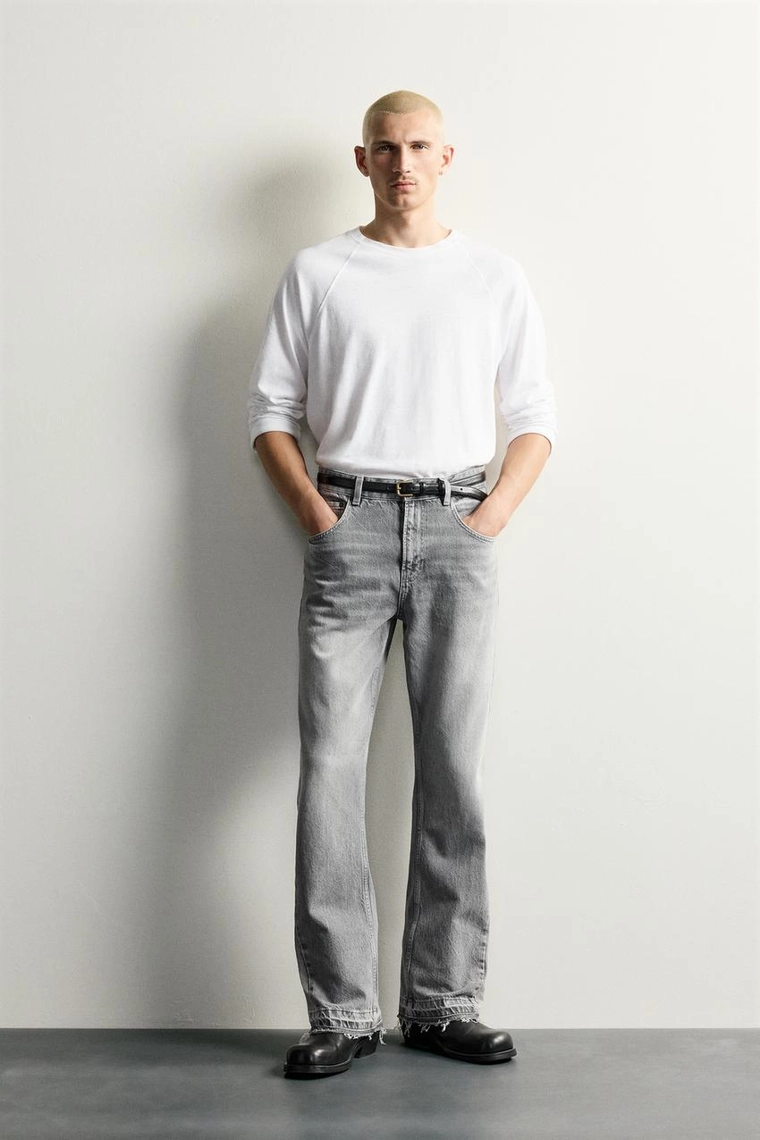 ДЖИНСЫ FLARE FIT С РАЗРЕЗАМИ