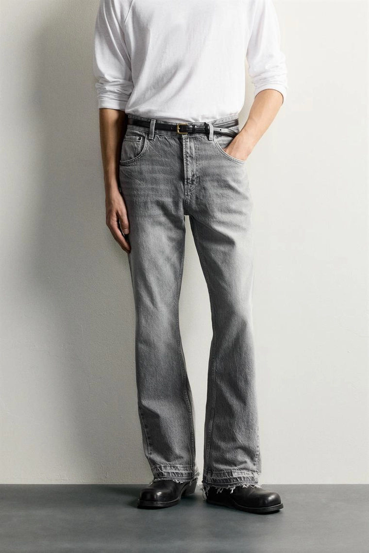 ДЖИНСЫ FLARE FIT С РАЗРЕЗАМИ