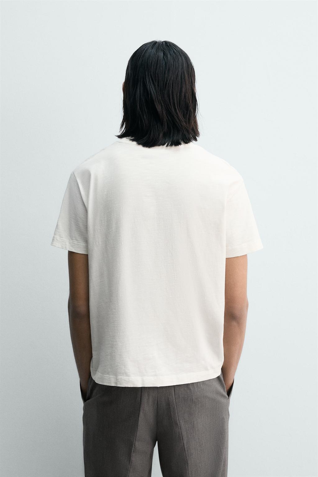 ФУТБОЛКА СВОБОДНОГО КРОЯ С ЭФФЕКТОМ ПОТЕРТОСТИ