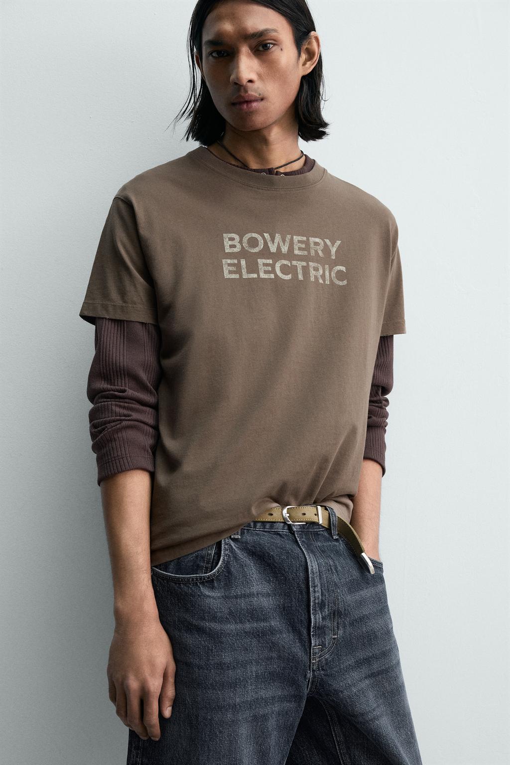 ФУТБОЛКА СВОБОДНОГО КРОЯ С НАДПИСЬЮ И ЭФФЕКТОМ ПОТЕРТОСТИ