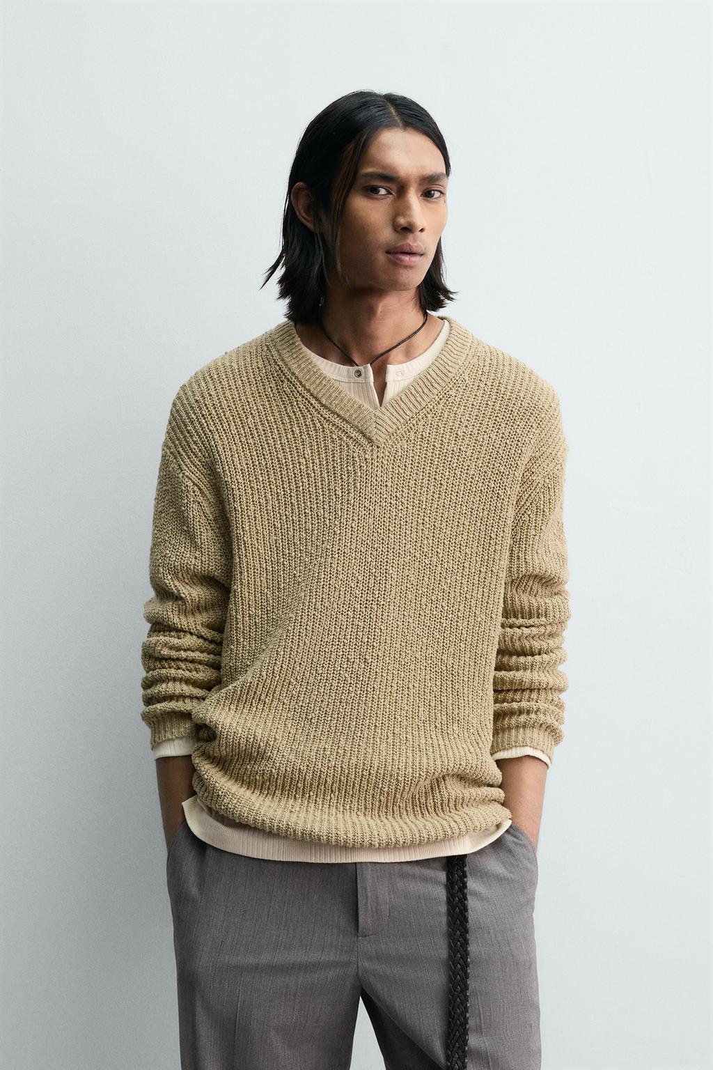 СВИТЕР С НЕРОВНОЙ СТРУКТУРОЙ И V-ОБРАЗНЫМ ВЫРЕЗОМ