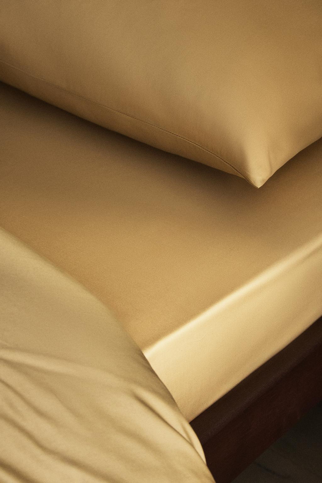 Простынь с ластиком | 30 см (с атласной отделкой, 300 нитей)