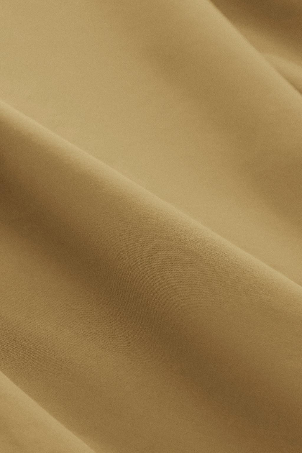 Простынь с ластиком | 30 см (с атласной отделкой, 300 нитей)