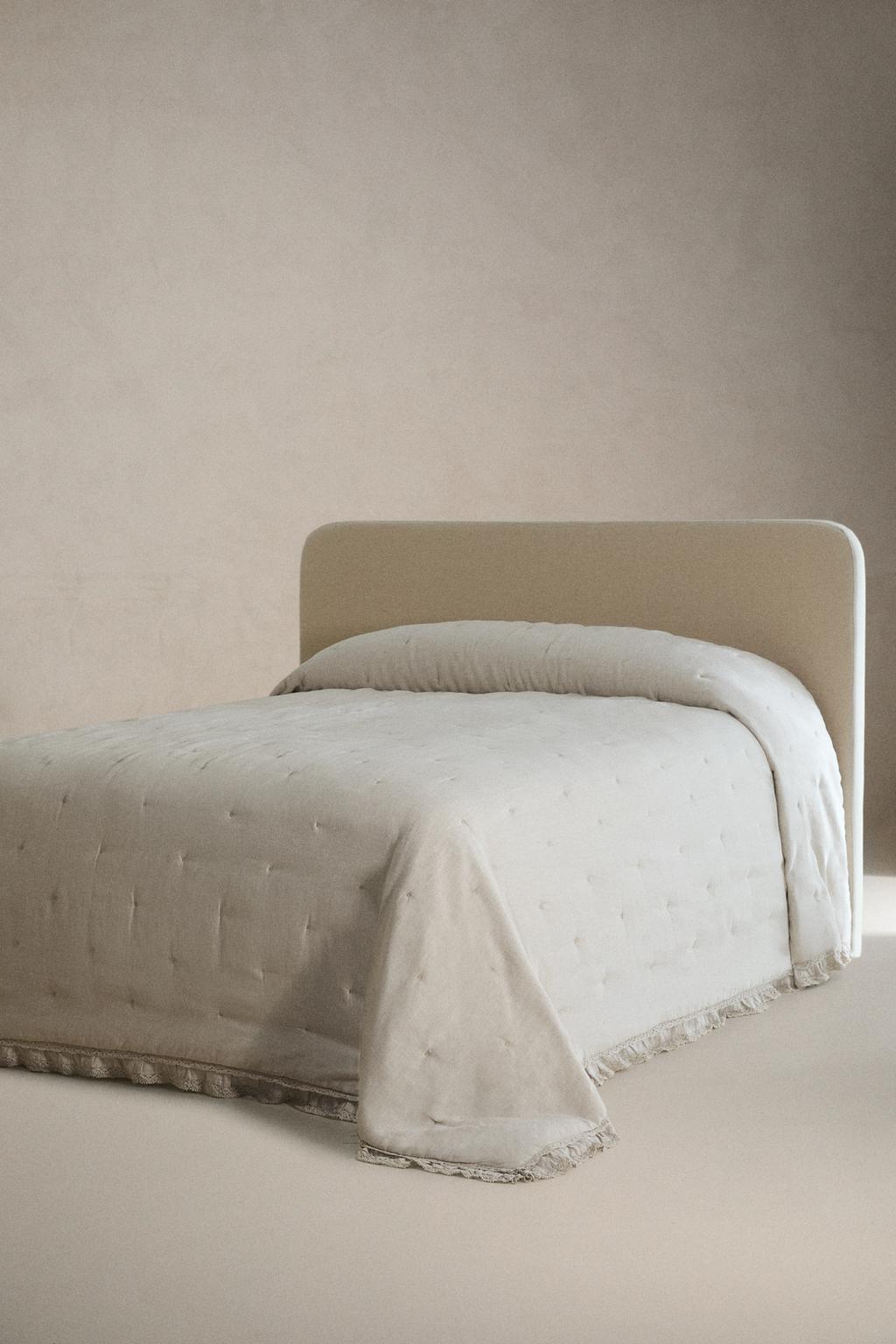 Покрывало из льна с кружевной отделкой