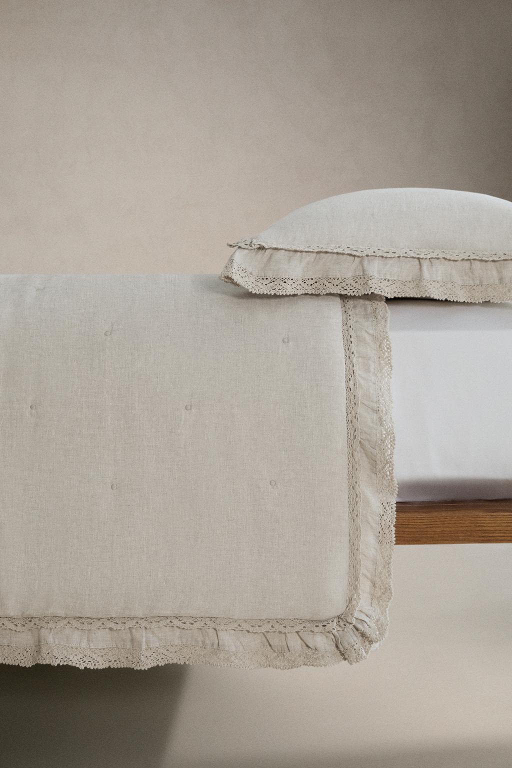 Покрывало из льна с кружевной отделкой