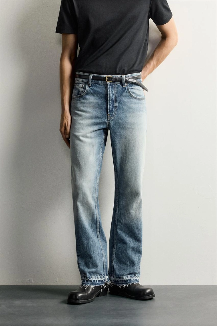 ДЖИНСЫ FLARE FIT С РАЗРЕЗАМИ