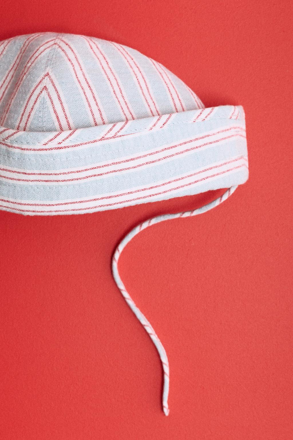 Зара таймлес - полосатая шапка