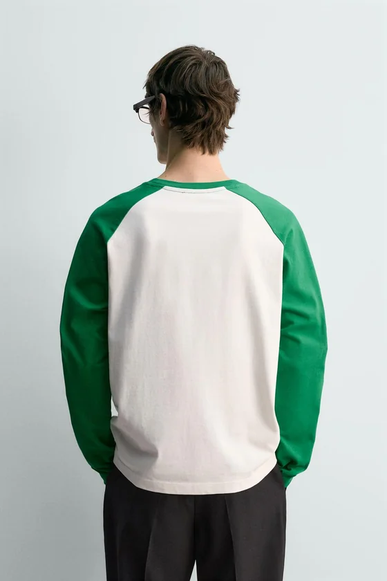 ФУТБОЛКА REGULAR FIT В СТИЛЕ КОЛОР-БЛОК