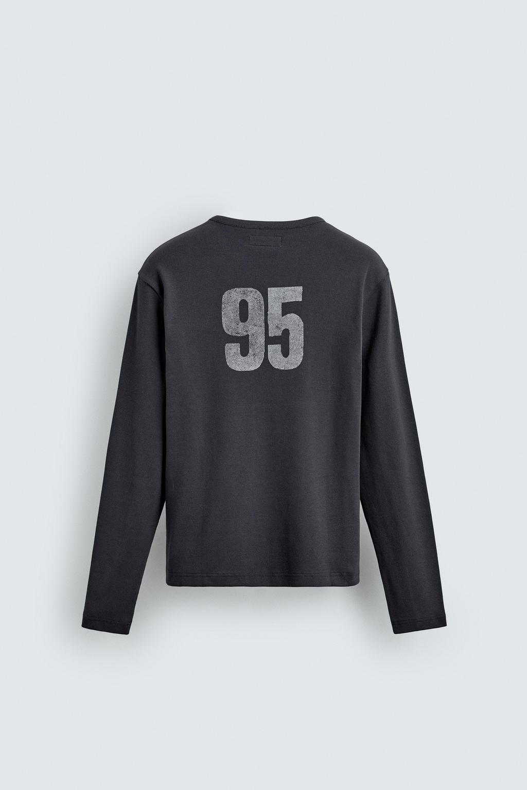 ФУТБОЛКА В РУБЧИК С ПРИНТАМИ И ЭФФЕКТОМ ПОТЕРТОСТИ