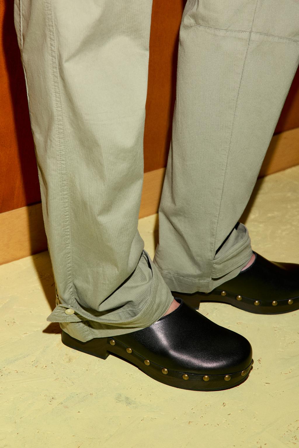 САБО ИЗ КОЖИ С ЗАКЛЕПКАМИ