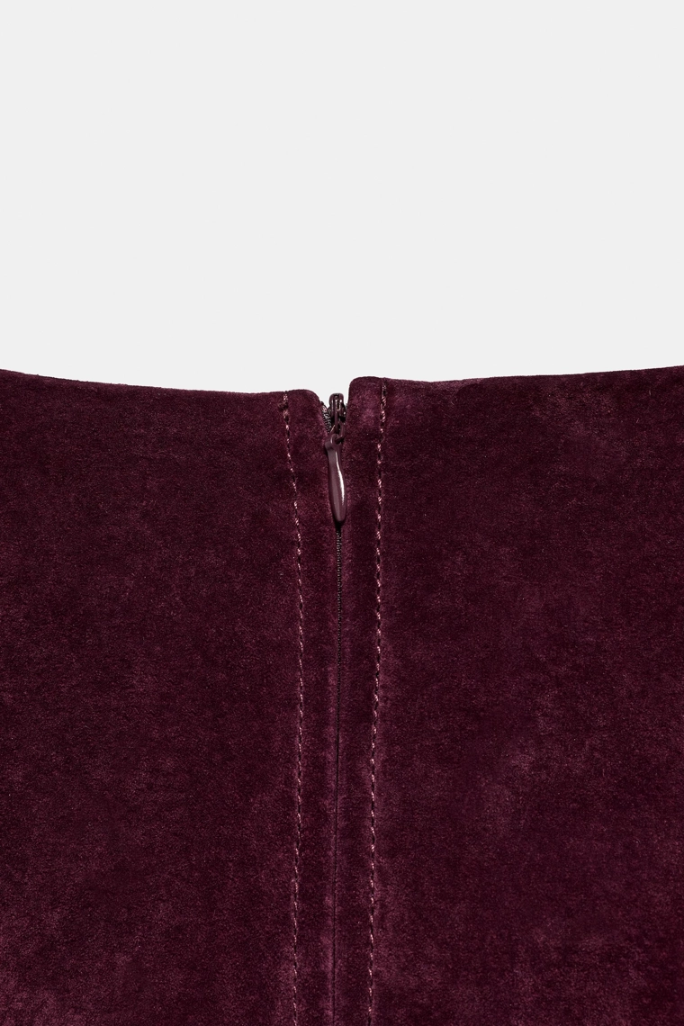 Короткое платье из замши на 100% кожаном