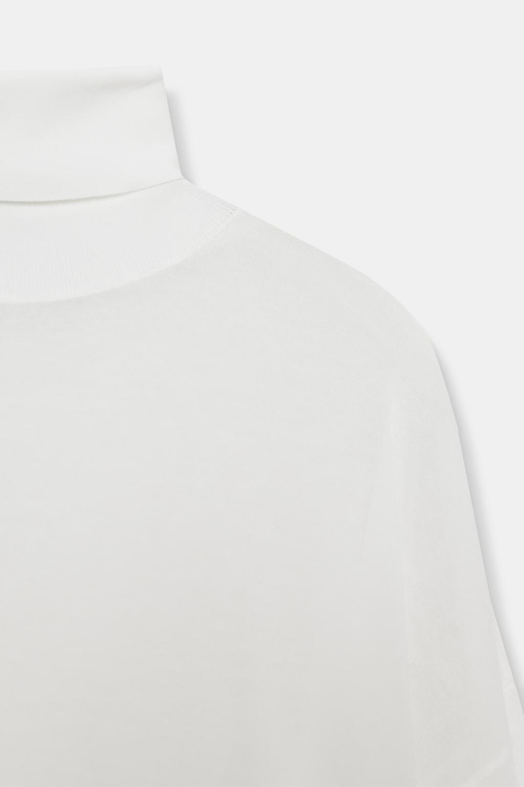 СВИТЕР ИЗ ТОНКОГО ТРИКОТАЖА С ВЫСОКИМ ВОРОТНИКОМ