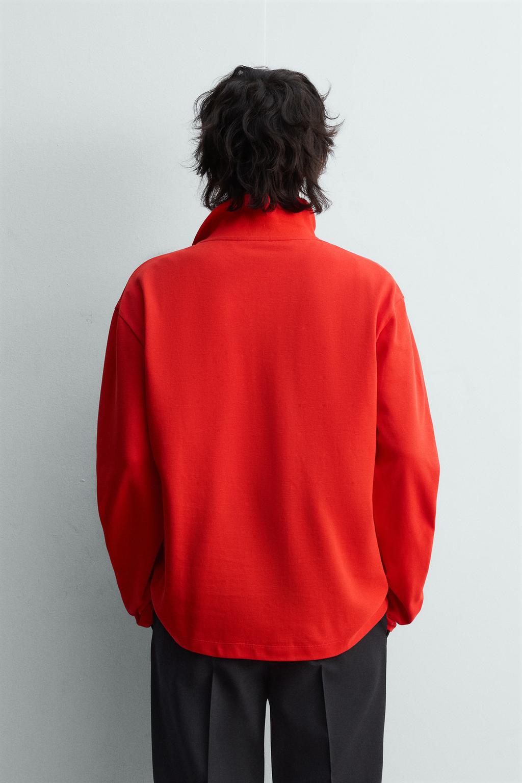 ПОЛО КЛАССИЧЕСКОГО КРОЯ ИЗ РЕЛЬЕФНОГО ПИКЕ