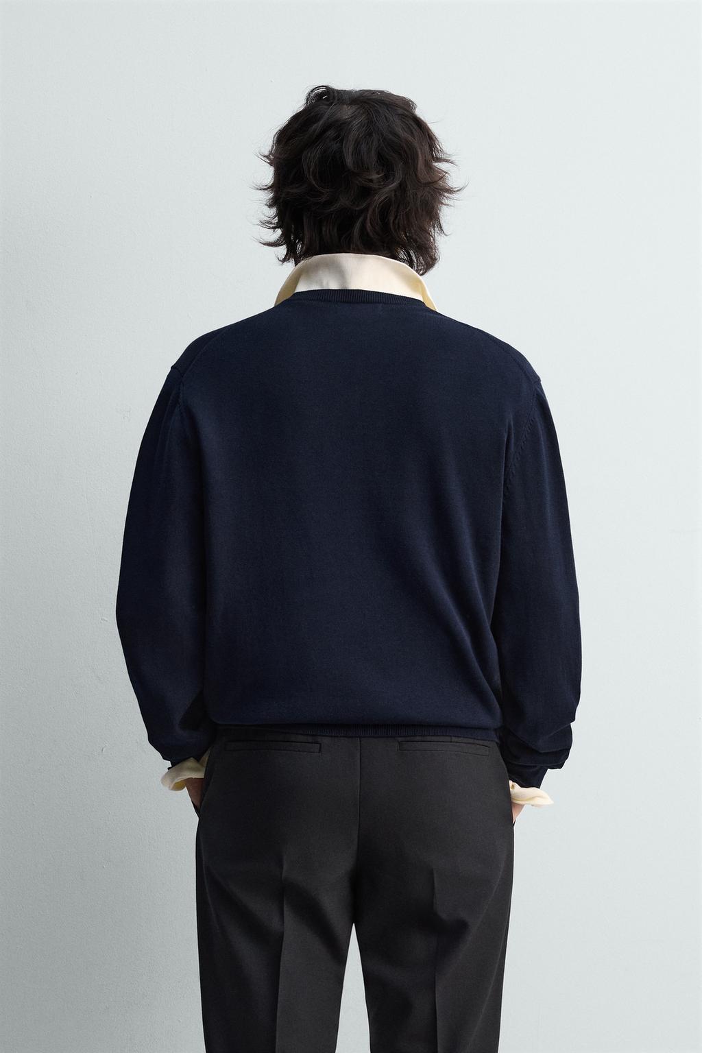 СВИТЕР СВОБОДНОГО КРОЯ С V-ОБРАЗНЫМ ВЫРЕЗОМ