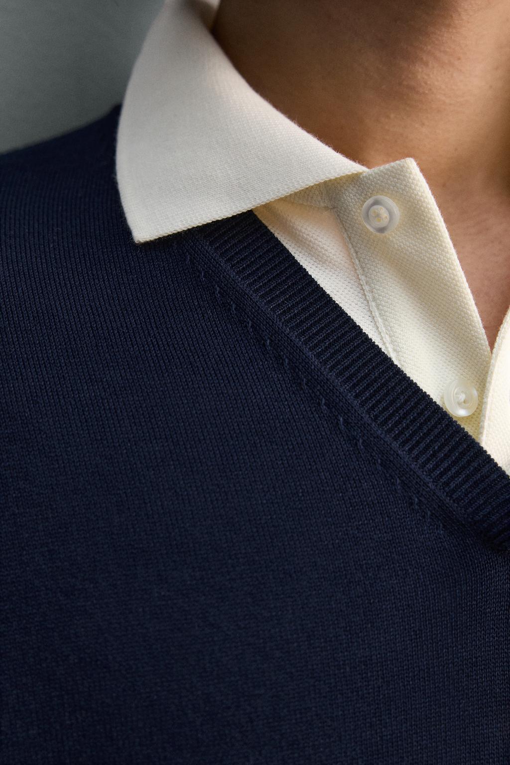 СВИТЕР СВОБОДНОГО КРОЯ С V-ОБРАЗНЫМ ВЫРЕЗОМ