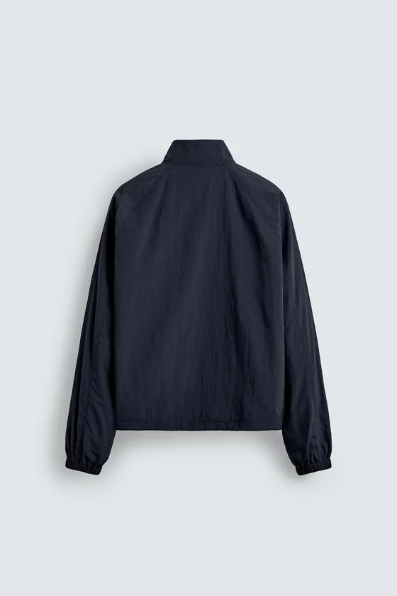 ЛЕГКАЯ КУРТКА ИЗ ВЫСОКОТЕХНОЛОГИЧНОЙ ТКАНИ LIMITED EDITION