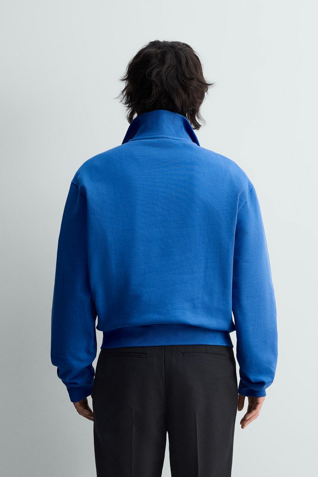 ТОЛСТОВКА КЛАССИЧЕСКОГО КРОЯ С ВОРОТНИКОМ НА МОЛНИИ