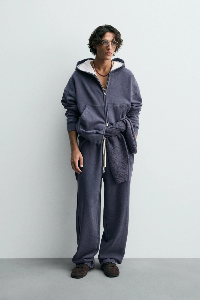 Джоггеры с широкими брючинами