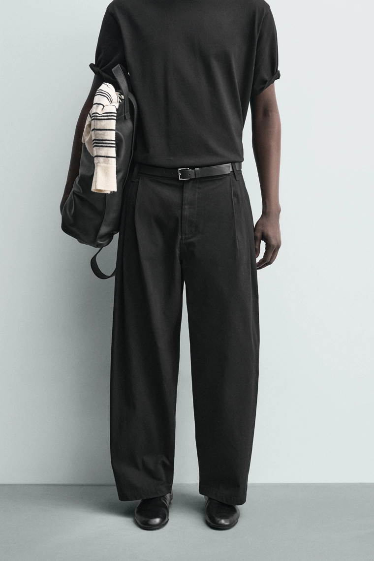 Широкие брюки с защипами