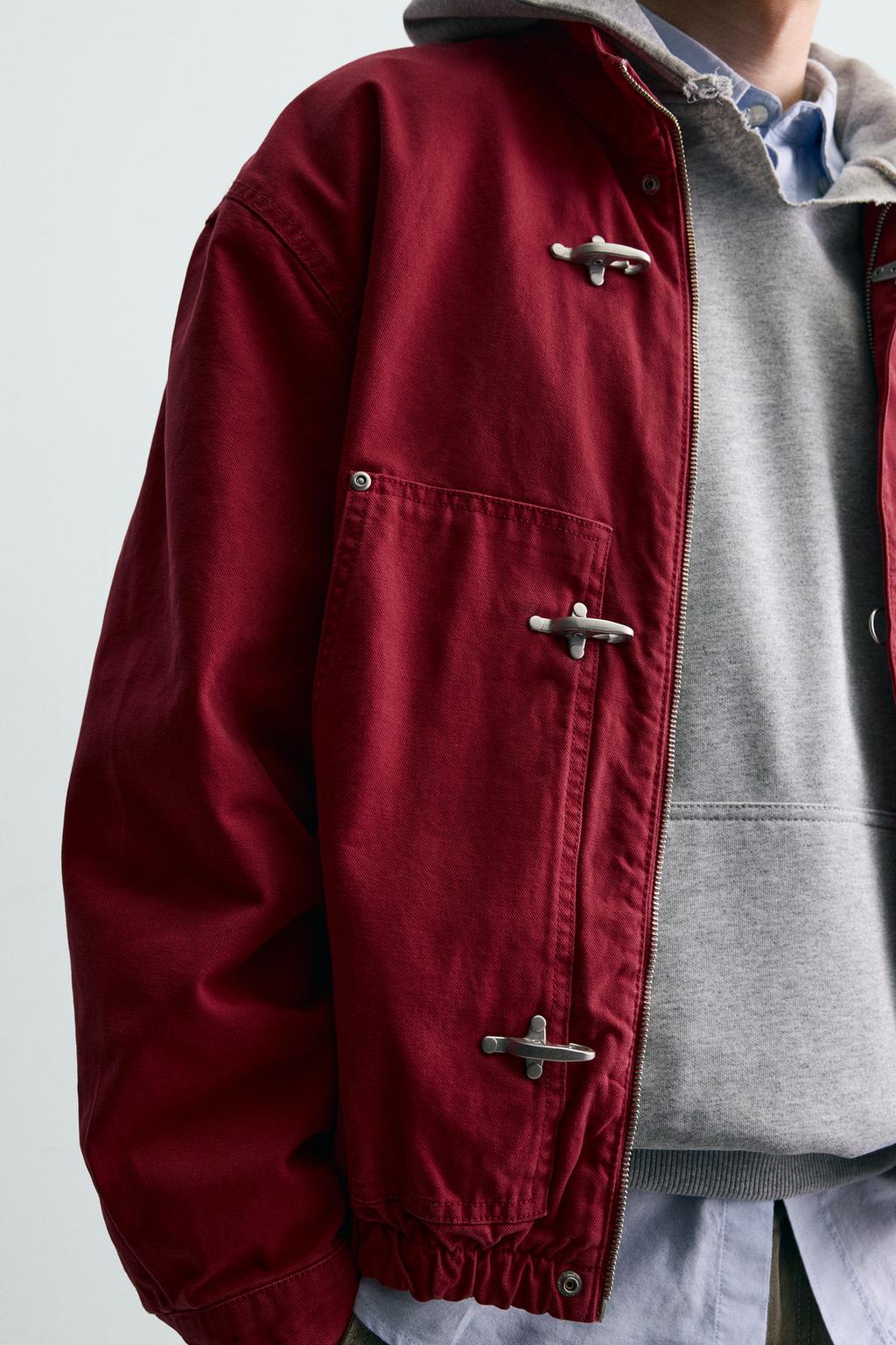 УКОРОЧЕННАЯ КУРТКА С ЗАСТЕЖКАМИ-ТОГГЛ