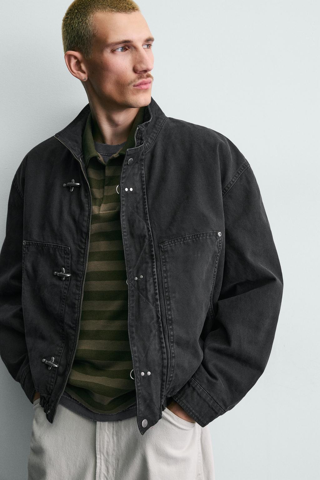 УКОРОЧЕННАЯ КУРТКА С ЗАСТЕЖКАМИ-ТОГГЛ