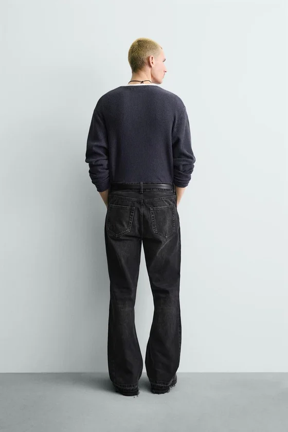 ДЖИНСЫ FLARE FIT С РАЗРЕЗАМИ